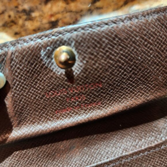 Louis Vuitton Key Holder - Picture 7 of 11